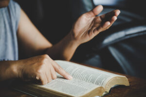 As Leis Espirituais da Bíblia Que Poucos Conhecem e Como Elas Funcionam